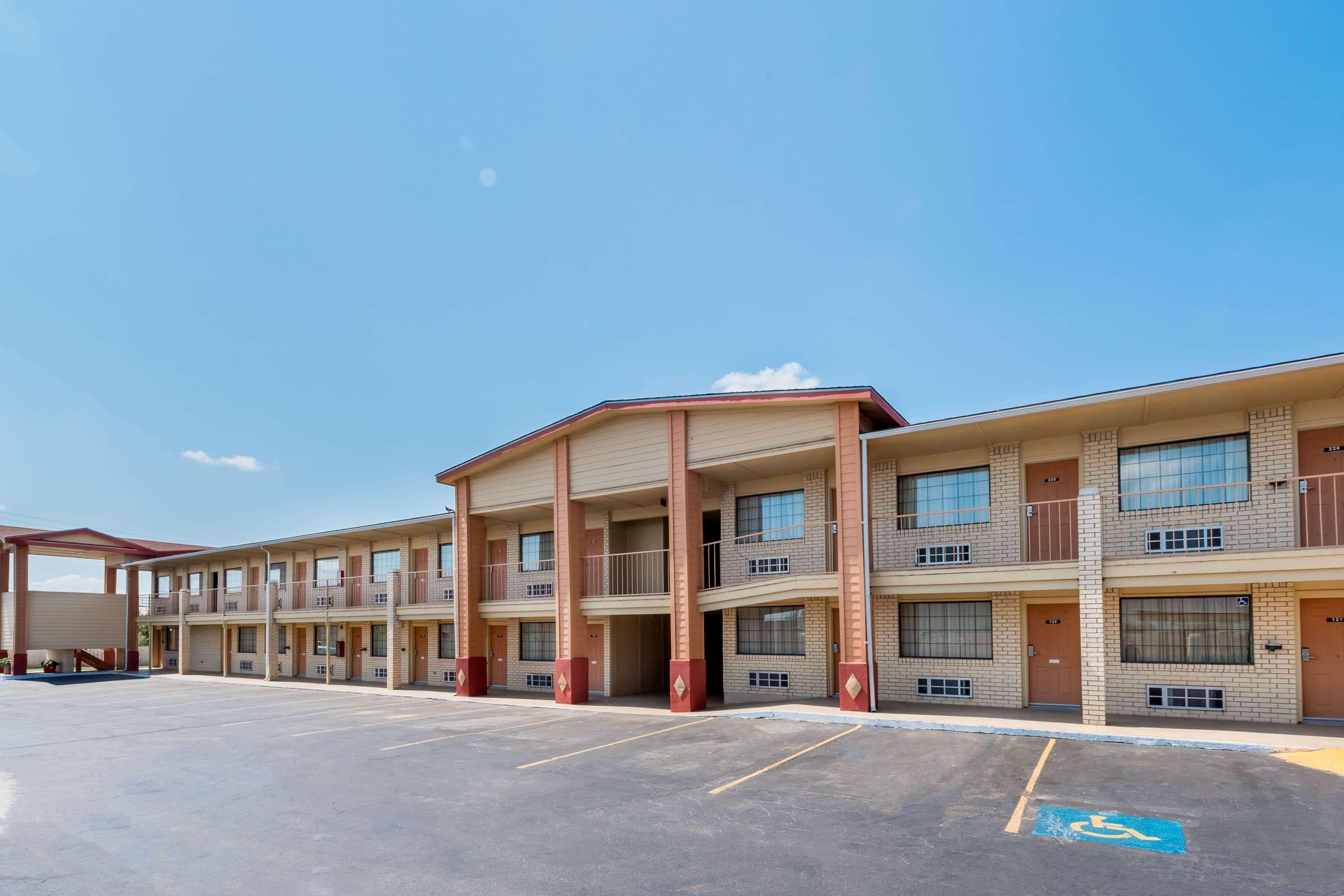 Super 8 By Wyndham Waco/Mall Area Tx Экстерьер фото