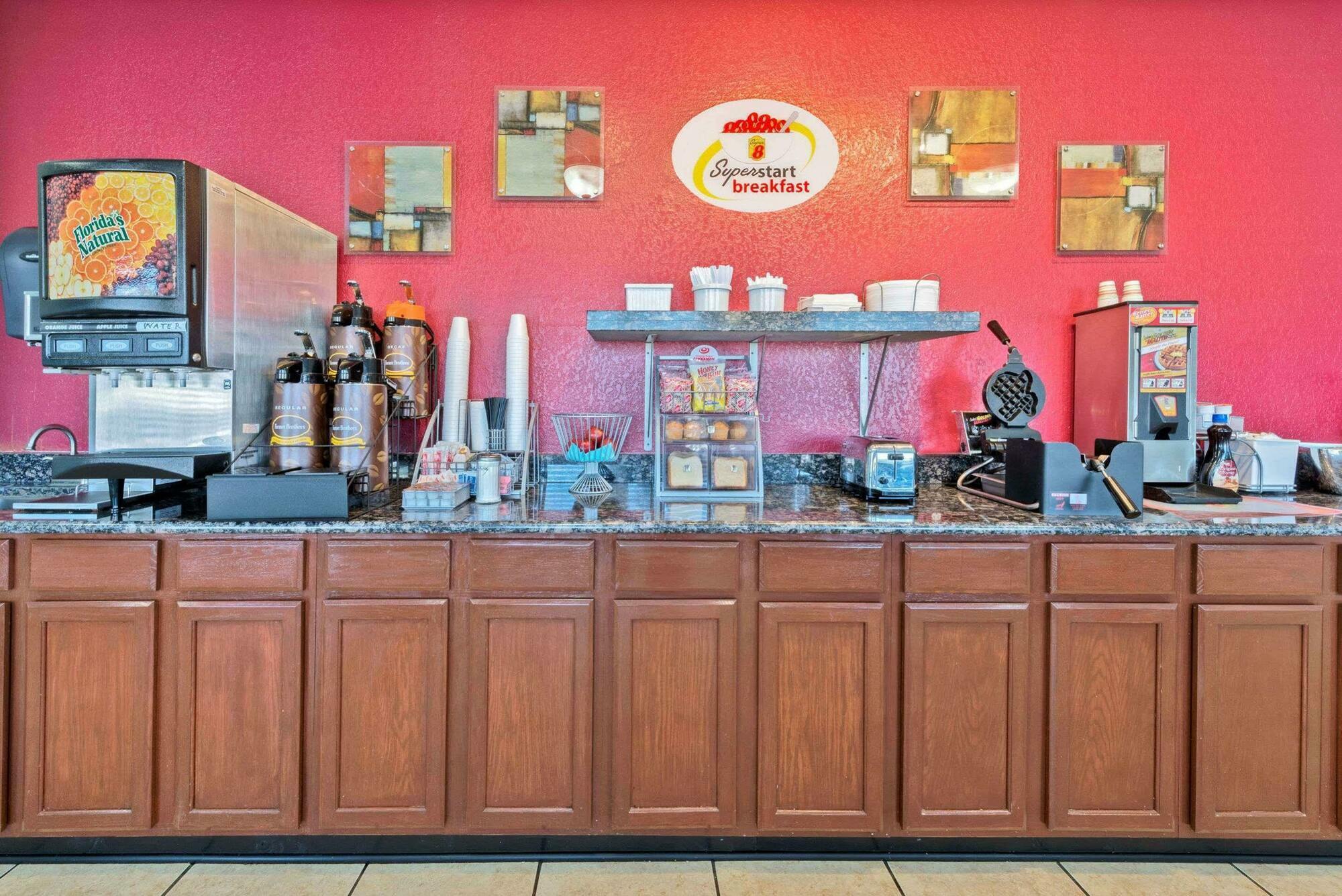 Super 8 By Wyndham Waco/Mall Area Tx Экстерьер фото